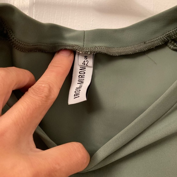 Gym crop top from Ironbymironova, Gymshark-like - Picture 4 of 6